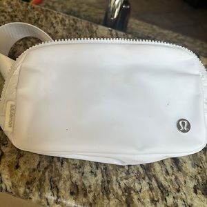 Lululemon Fanny pack WHITE